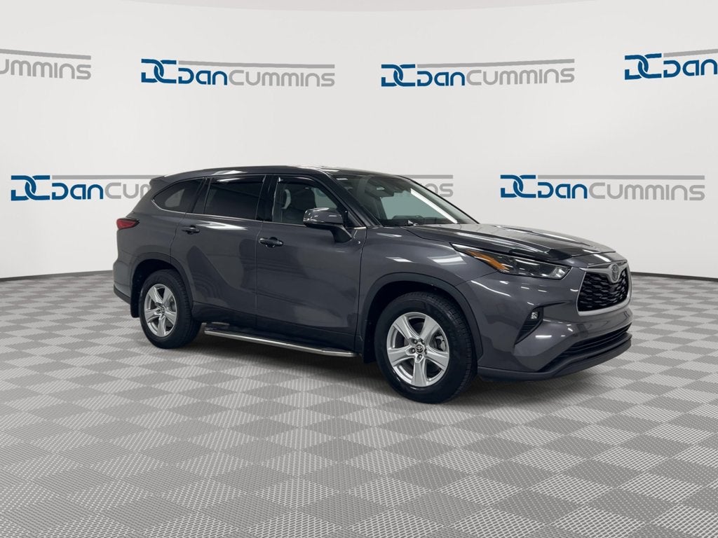 2022 Toyota Highlander LE