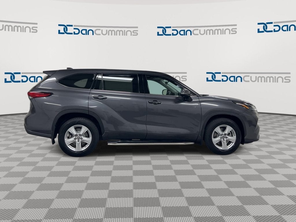 2022 Toyota Highlander LE