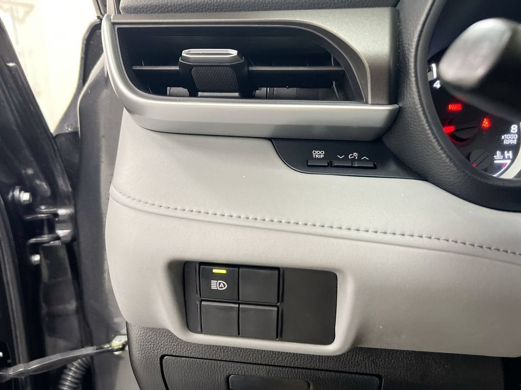 2022 Toyota Highlander L