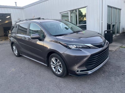 2024 Toyota Sienna XLE