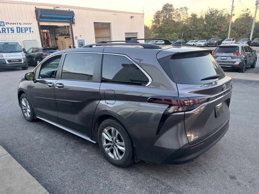 2024 Toyota Sienna XLE