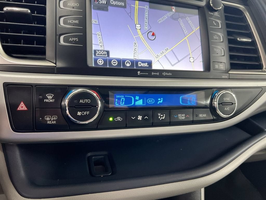 2018 Toyota Highlander SE