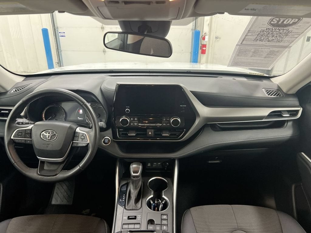 2025 Toyota Highlander LE