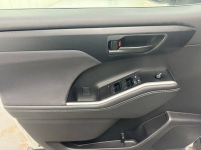 2025 Toyota Highlander LE