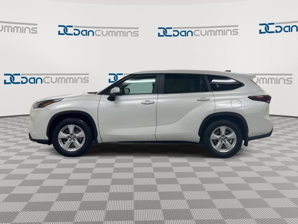 2025 Toyota Highlander LE