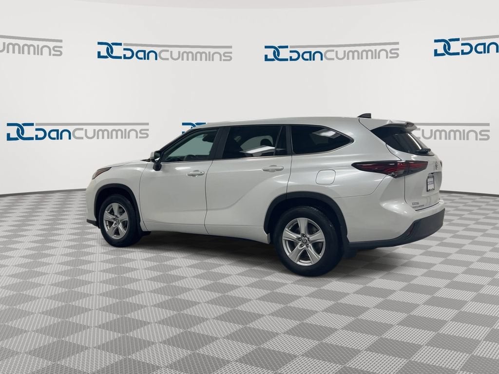 2025 Toyota Highlander LE