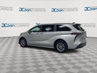 2023 Toyota Sienna LE
