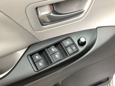 2018 Toyota Sienna LE Auto Access Seat