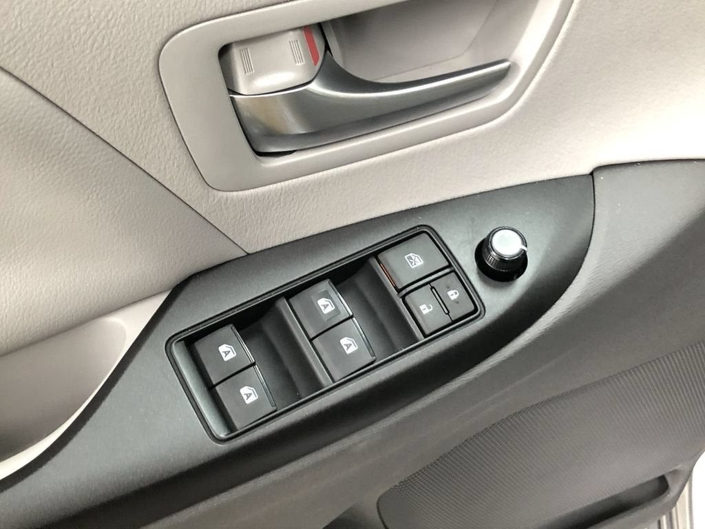 2018 Toyota Sienna LE Auto Access Seat