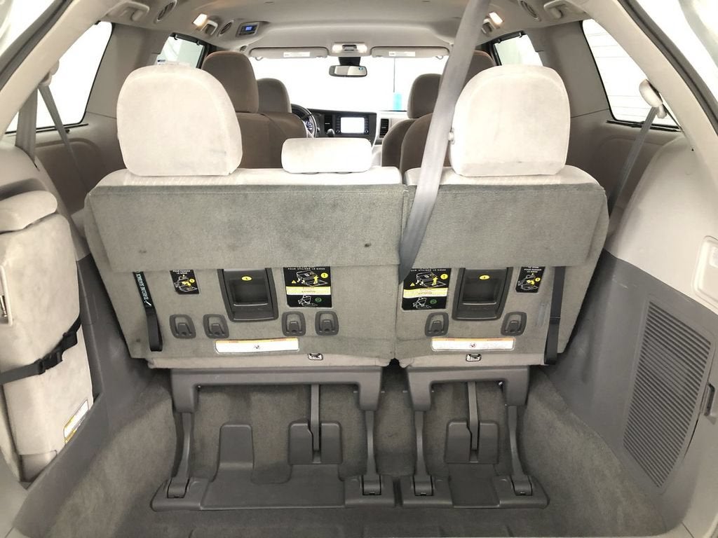 2018 Toyota Sienna LE Auto Access Seat