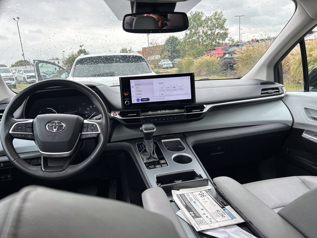 2025 Toyota Sienna XLE
