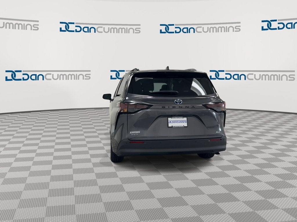 2025 Toyota Sienna XLE