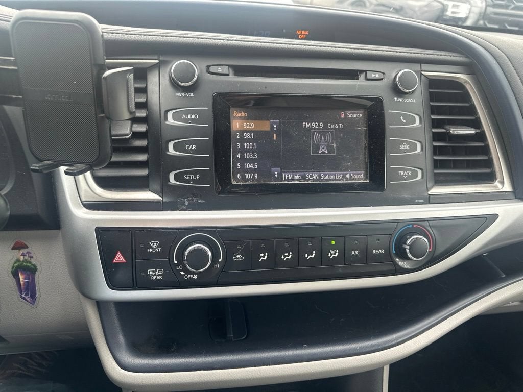 2019 Toyota Highlander LE