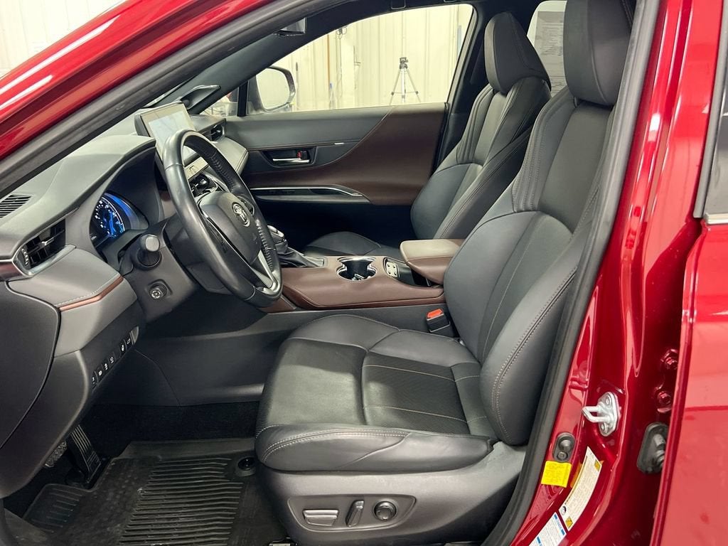 2022 Toyota Venza LE