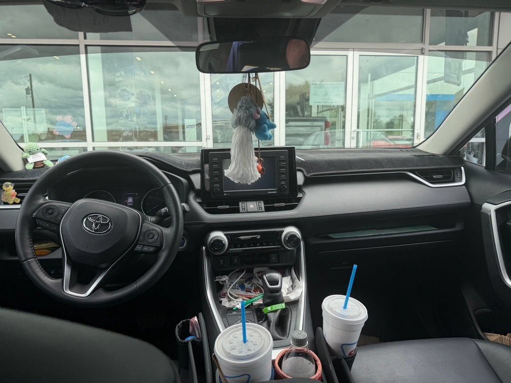 2022 Toyota RAV4 Hybrid XLE Premium
