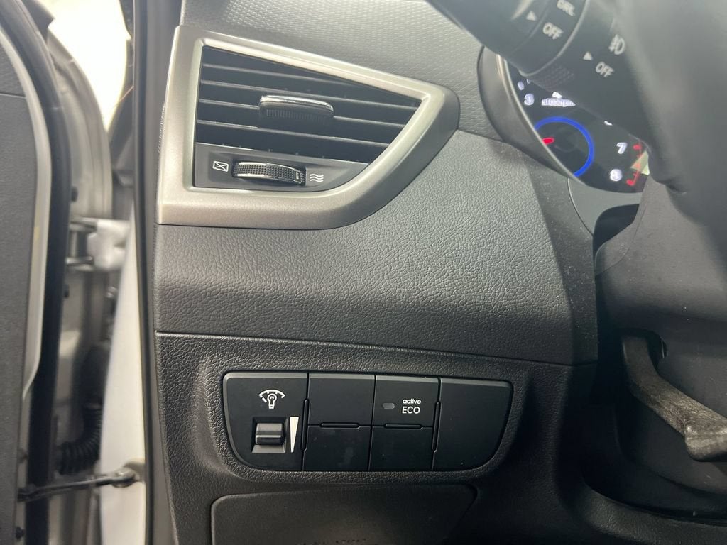 2016 Hyundai Veloster Base