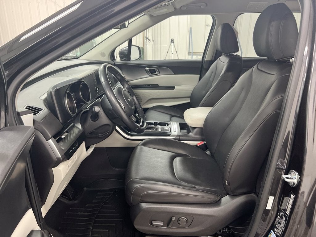 2023 Kia Carnival LX