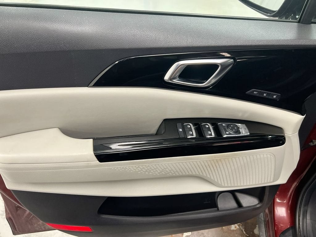 2024 Kia Carnival SX