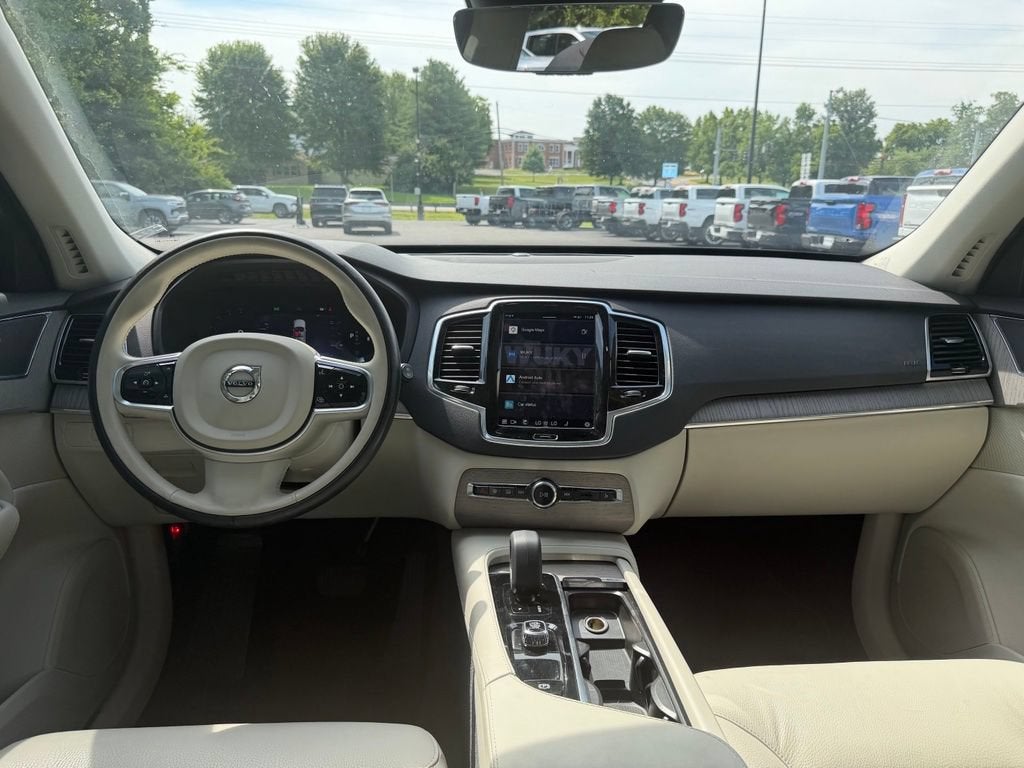 2024 Volvo XC90 Plus Bright Theme