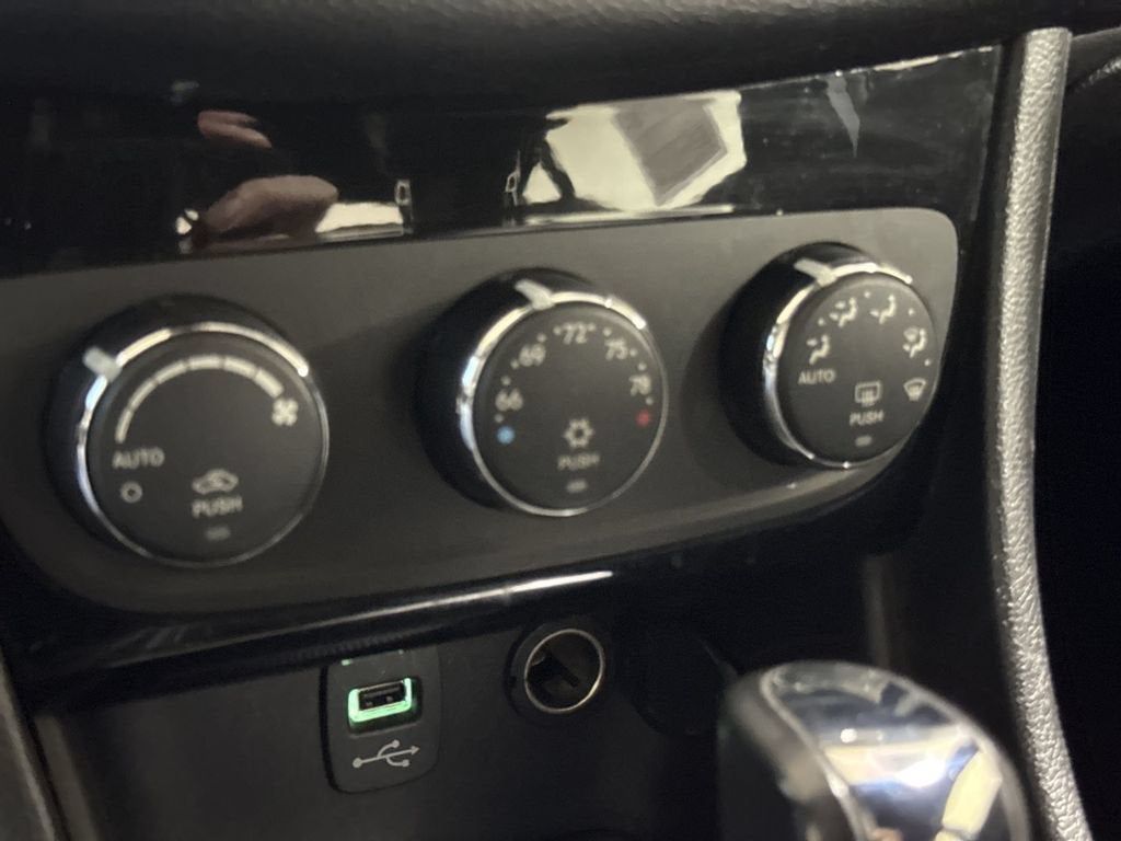 2014 Chrysler 200 Limited