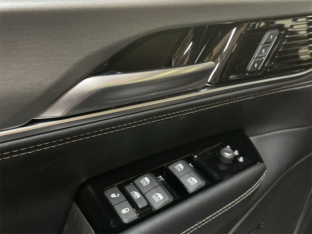 2024 Jeep Wagoneer L Series II Carbide
