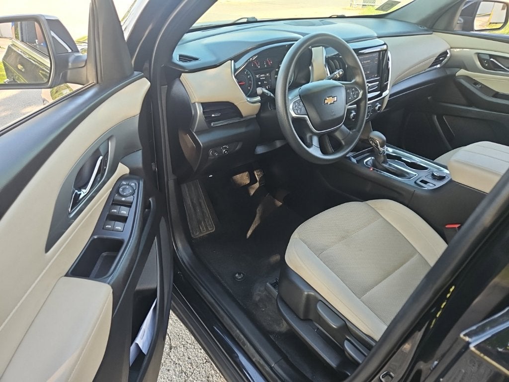 2022 Chevrolet Traverse LS