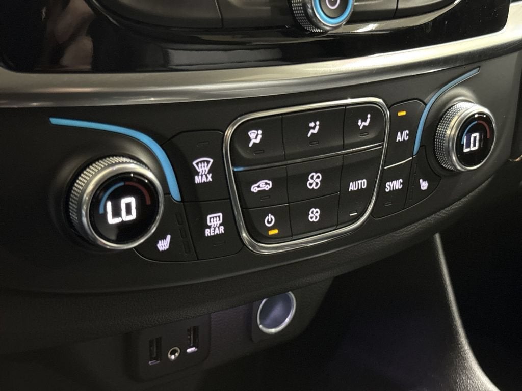 2021 Chevrolet Traverse LT Leather