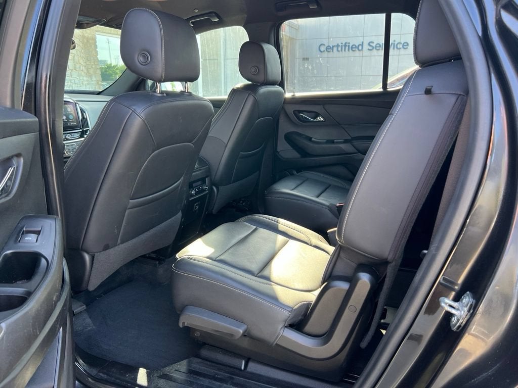 2022 Chevrolet Traverse LT Leather