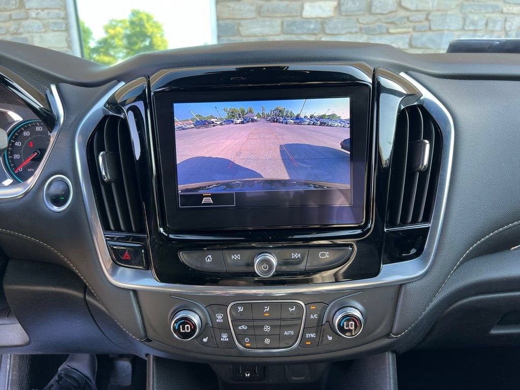 2022 Chevrolet Traverse LT Leather