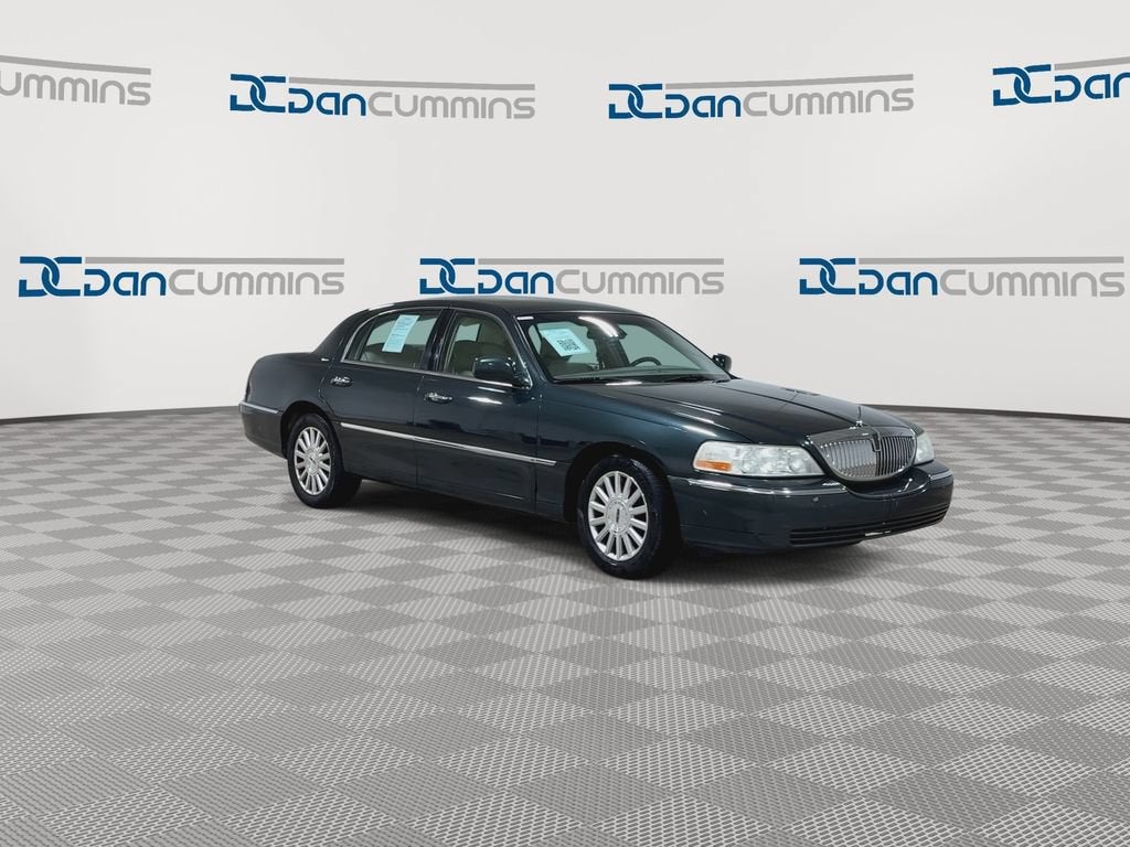 2003 Lincoln Town Car Signature