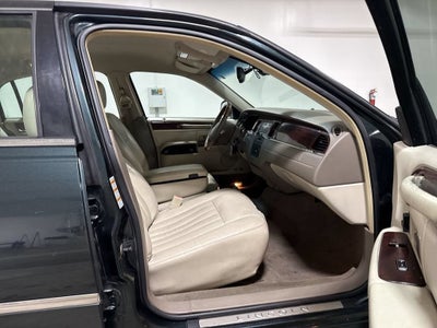 2003 Lincoln Town Car Signature