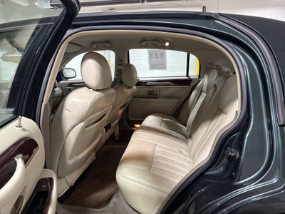 2003 Lincoln Town Car Signature