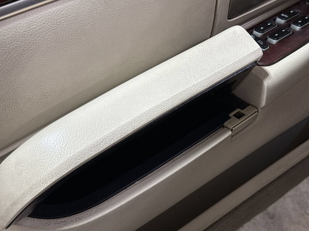 2003 Lincoln Town Car Signature