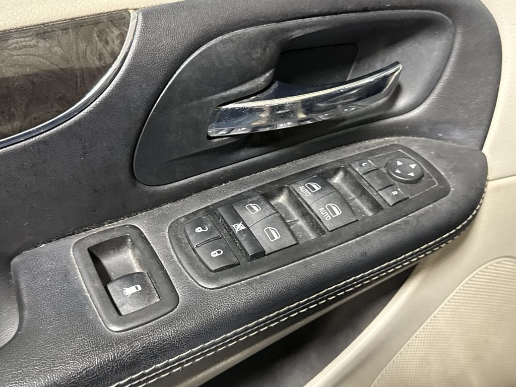 2014 Chrysler Town & Country Touring