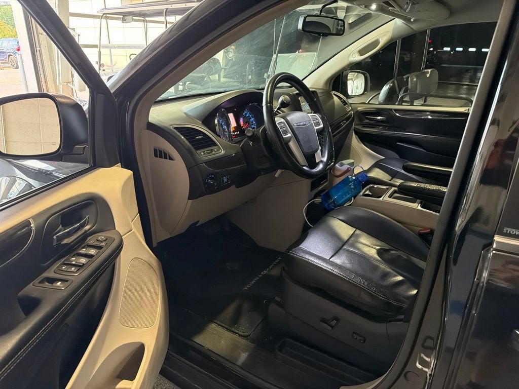 2014 Chrysler Town & Country Touring