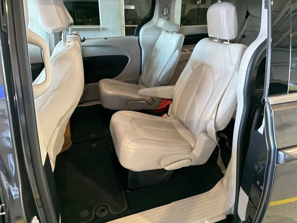 2021 Chrysler Voyager LXI