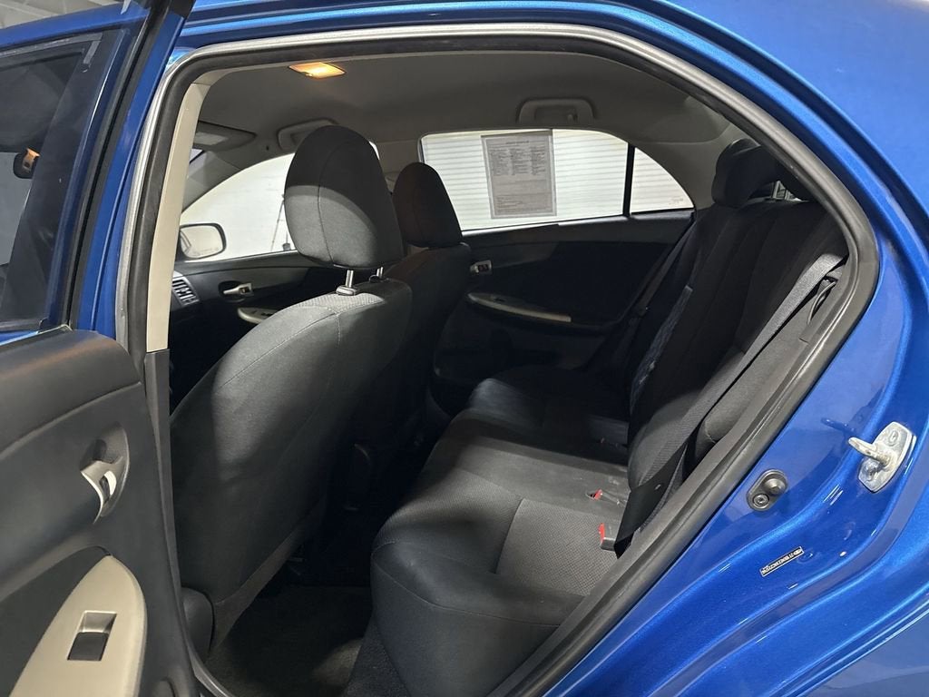 2010 Toyota Corolla 4dr Sdn Man (Natl)