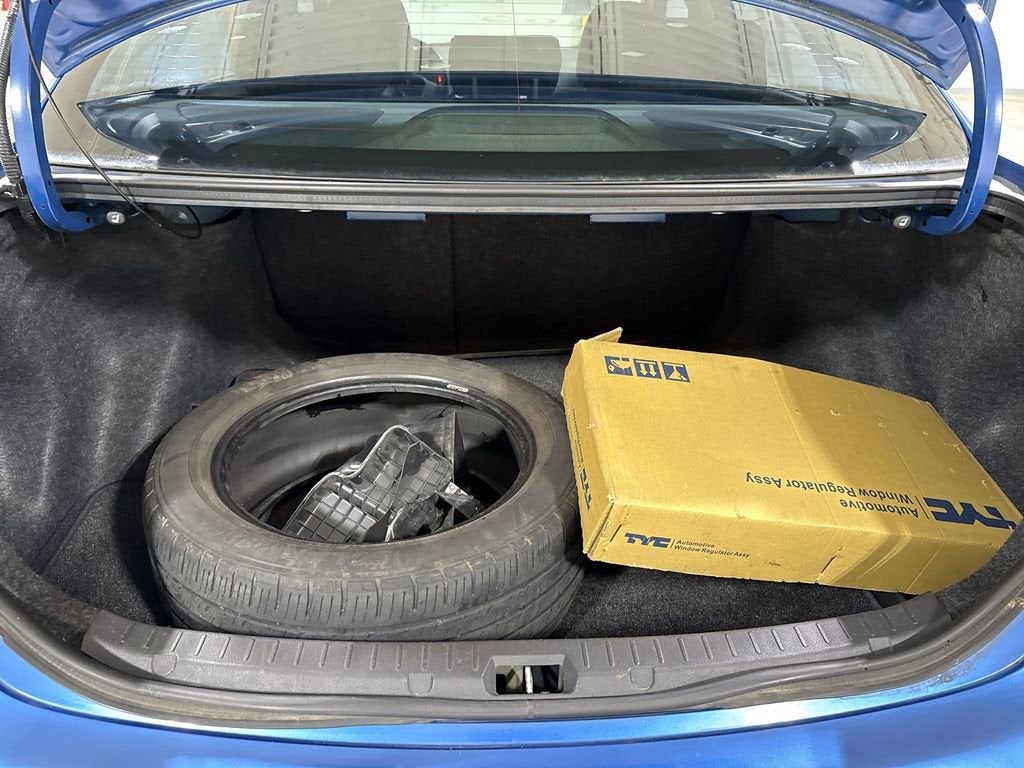 2010 Toyota Corolla 4dr Sdn Man (Natl)