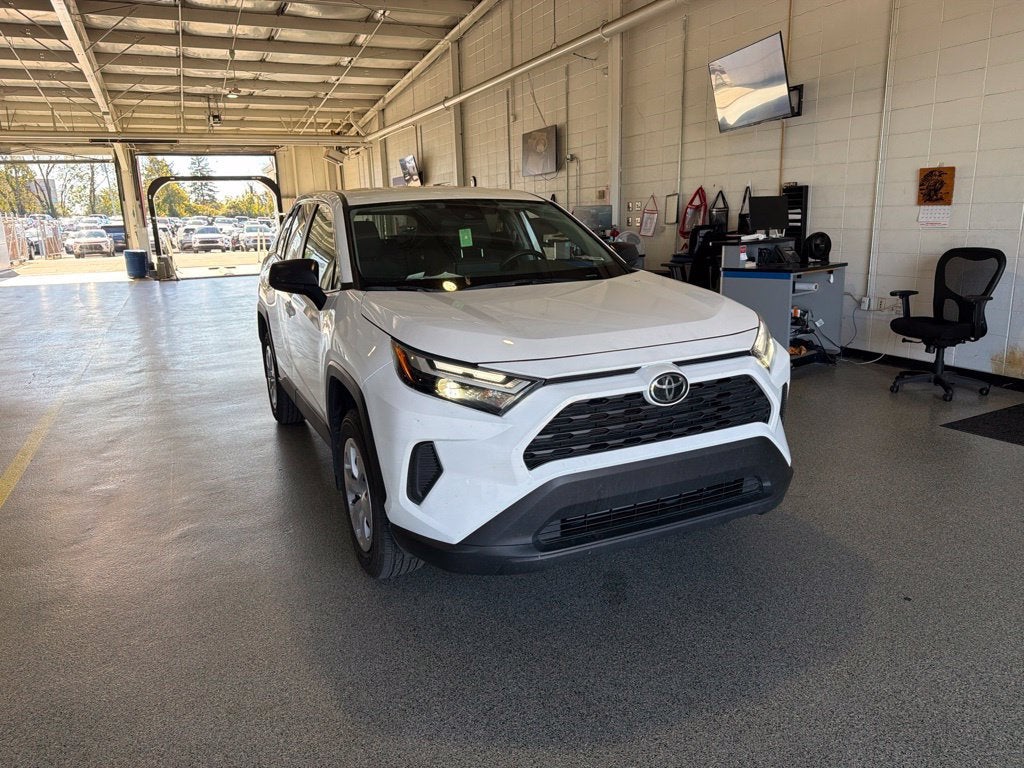 2025 Toyota RAV4 LE