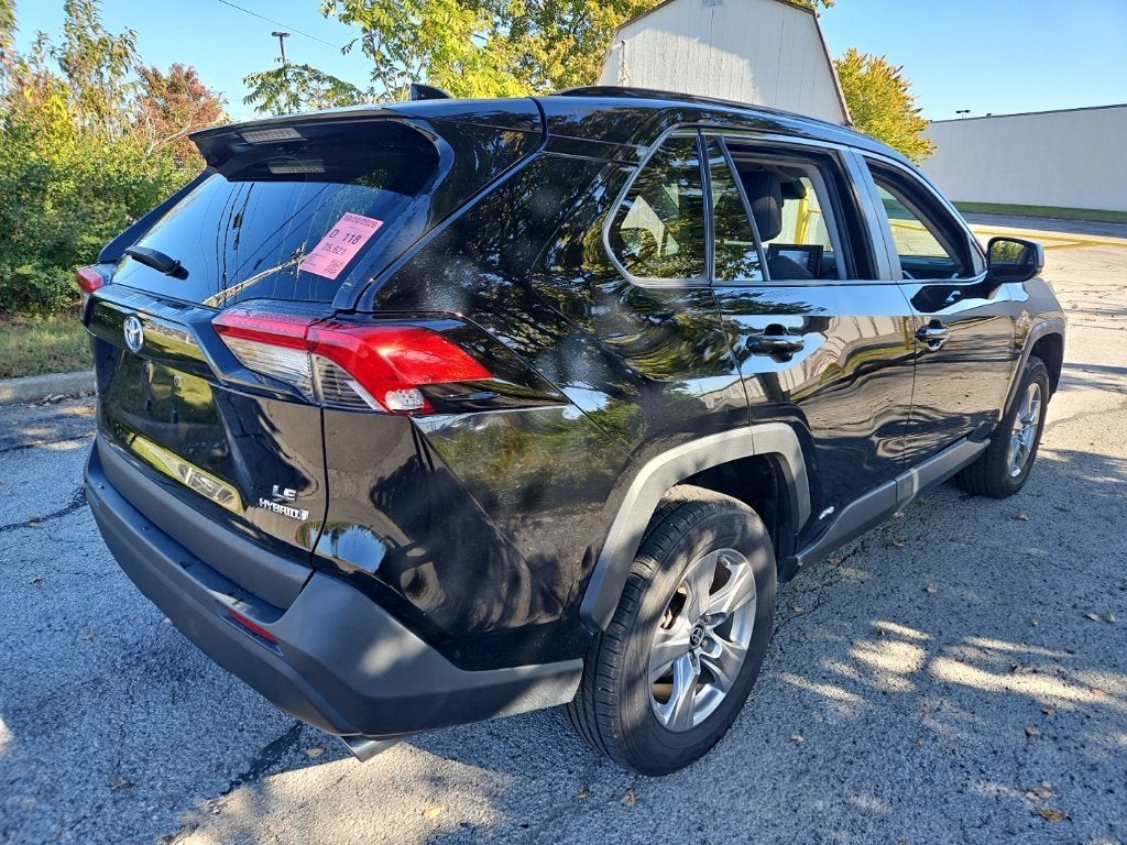 2022 Toyota RAV4 Hybrid LE