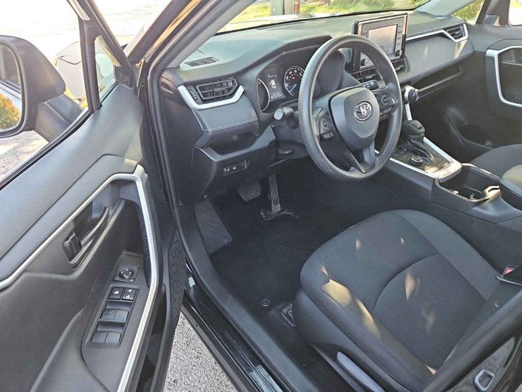 2022 Toyota RAV4 Hybrid LE