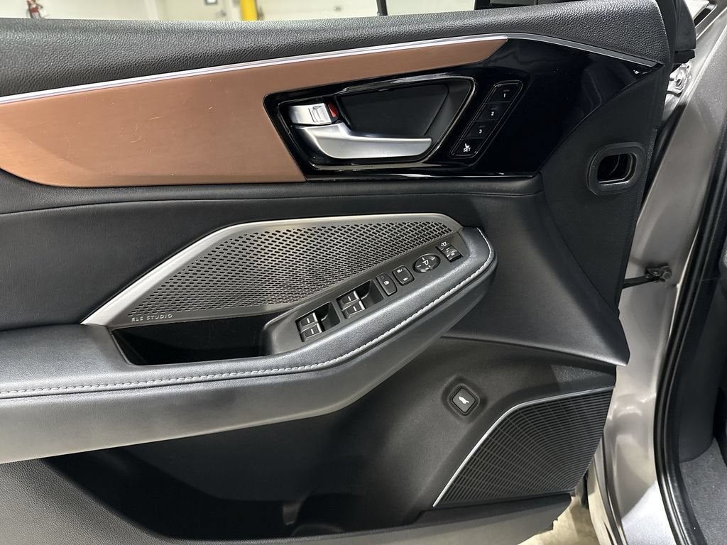 2022 Acura MDX w/Technology Package