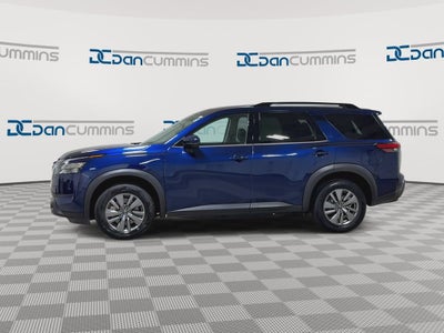 2025 Nissan Pathfinder SV