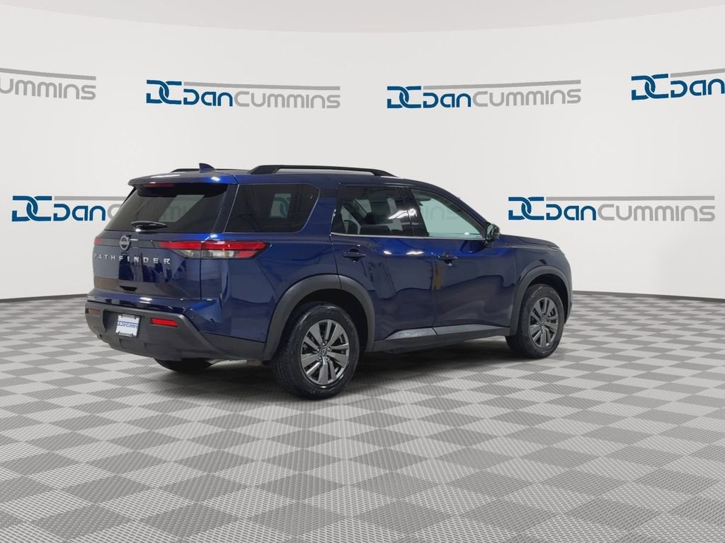 2025 Nissan Pathfinder SV