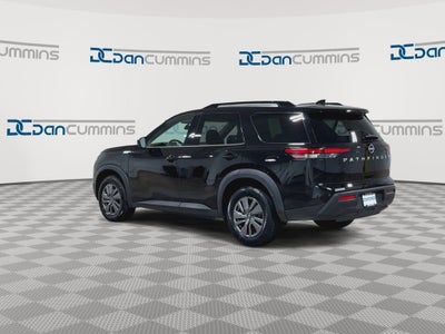 2025 Nissan Pathfinder SV