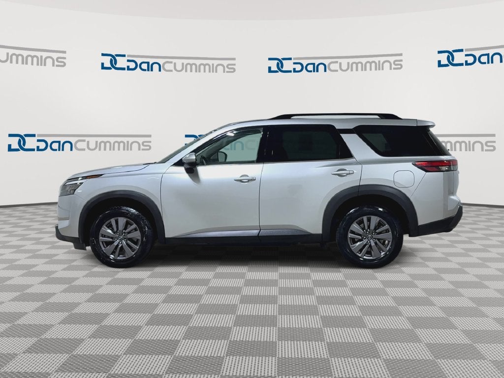2024 Nissan Pathfinder SV
