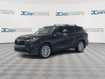 2023 Toyota Highlander Hybrid Platinum