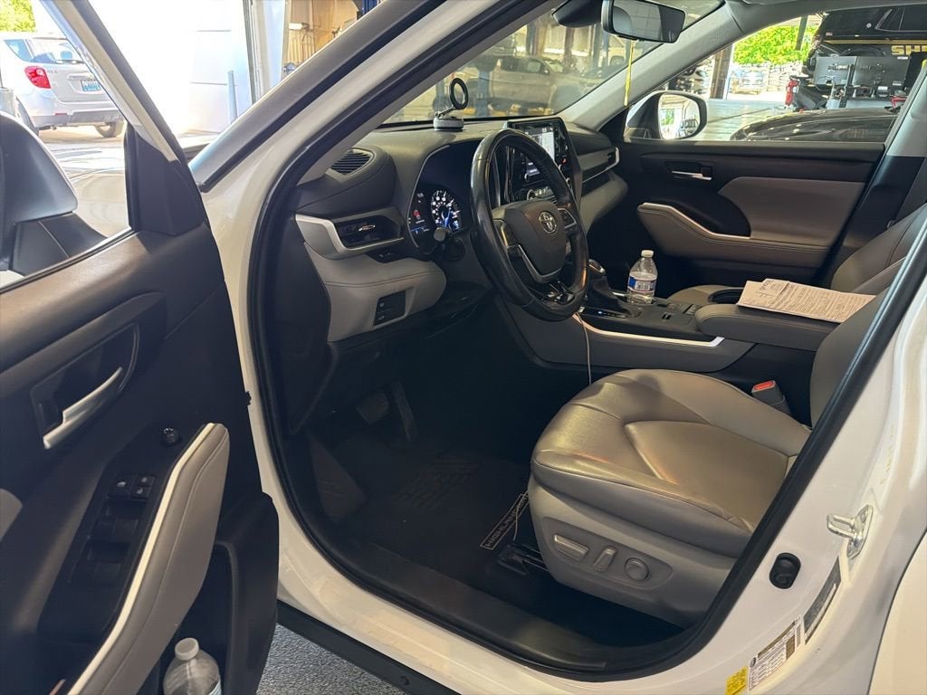 2020 Toyota Highlander Hybrid XLE