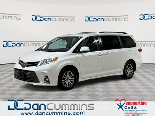 2018 Toyota Sienna XLE Auto Access Seat