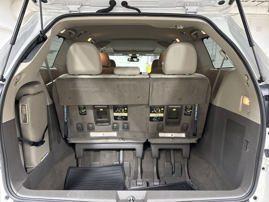 2018 Toyota Sienna XLE Auto Access Seat